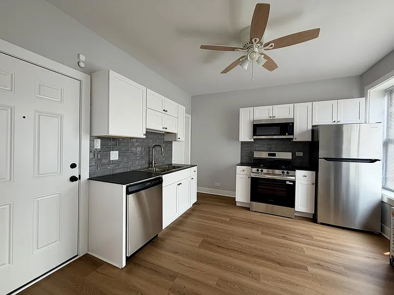 4373 N Elston Ave — Photo 1