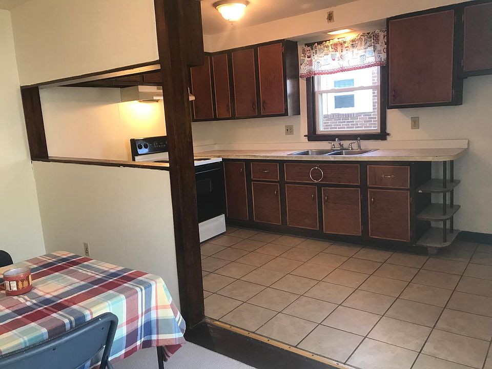 1st image of 704 3rd St #1