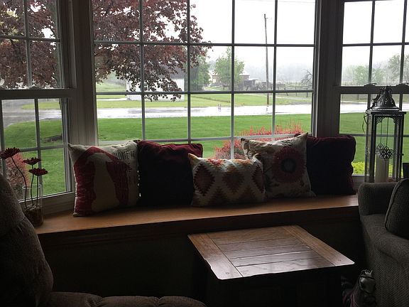 Living room Bay window