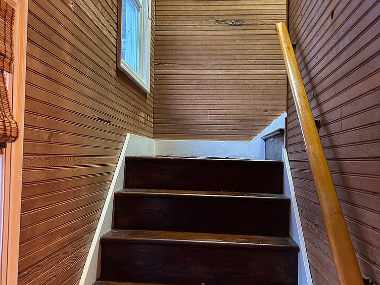 945 Fowler St — Photo 13