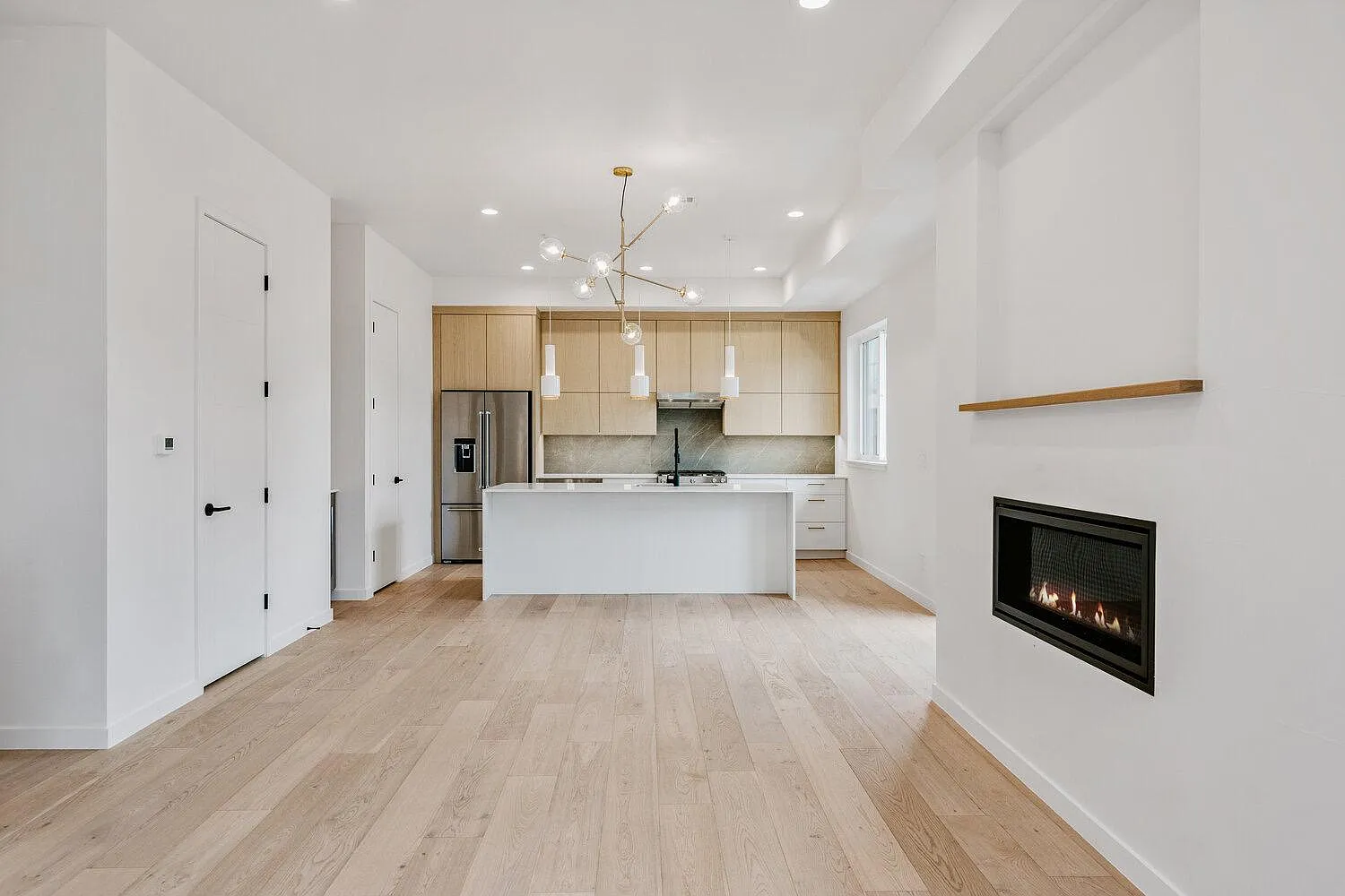 1718 Irving St — Photo 1
