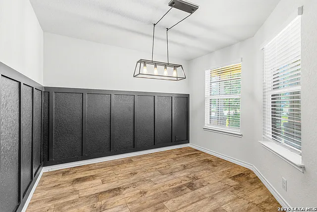 4 bed, 2.5 bath, 2320 sqft, $2,400 — Photo 3