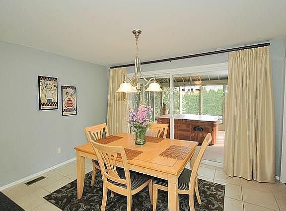 Breakfast Room