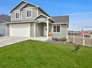 1409 W 1st Ave, Selah, WA 98942