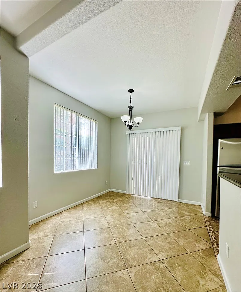 3 bed, 2.0 bath, 1265 sqft, $1,700 — Photo 4