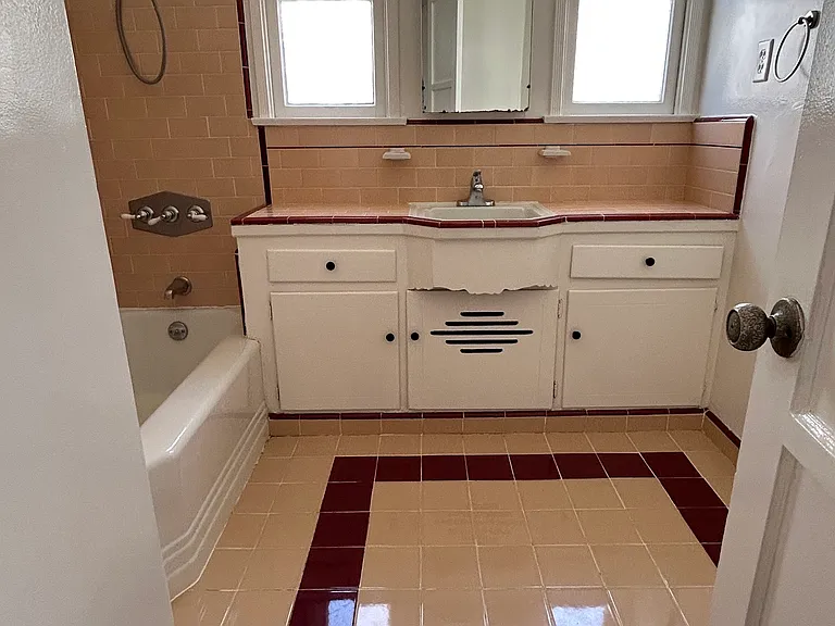 3831 Midway Ave — Photo 14