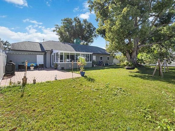 2nd image of 3142 Oak Bluff Dr #1