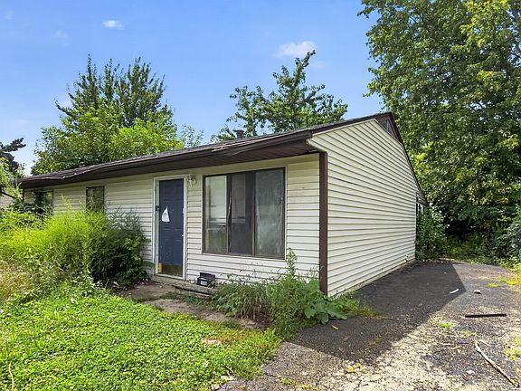 2nd image of 1695 Wilton Dr