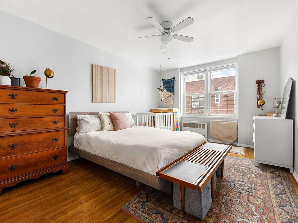 1st image of 400 E 17th St #700A
