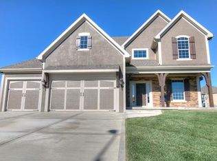 9010 N Askew Ave, Kansas City, MO 64156