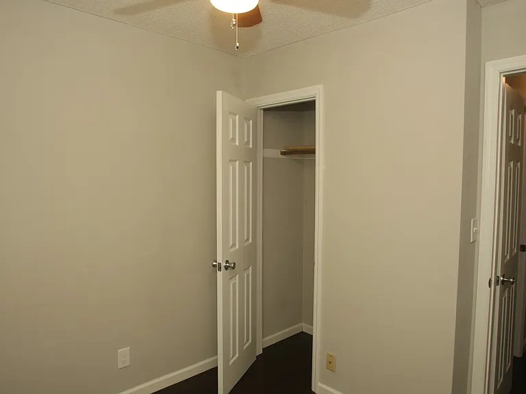 352 Longwood St — Photo 22