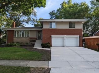 1216 W Sigwalt St, Arlington Heights, IL