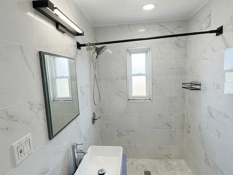 1080 Rhinelander Ave #1 — Photo 19