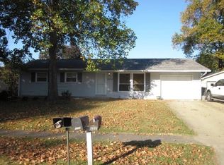 2224 Chandler Ln, Columbus, IN 47203