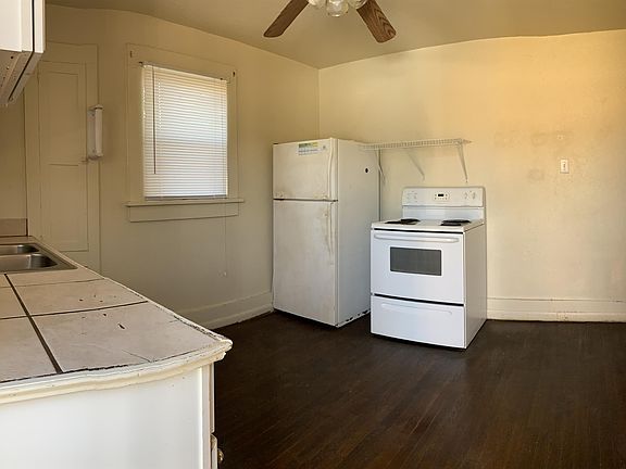 4th image of 1102 Wallace St