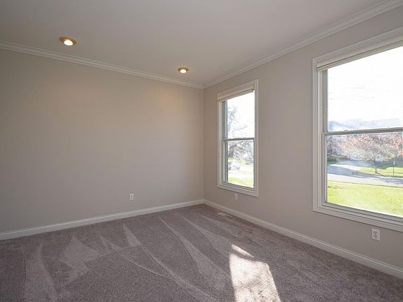 3rd image of 5833 Fairway Dr