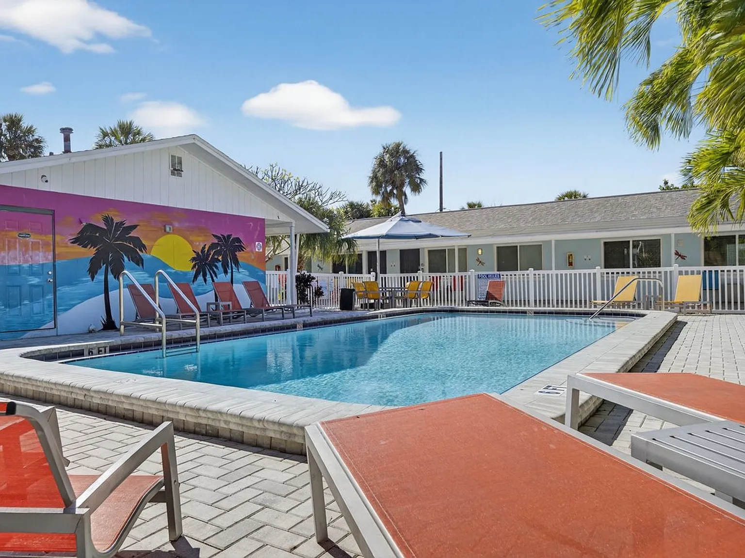 Welcome to Park Shore Boutique Apartments - Your Coastal Retreat! — Photo 2