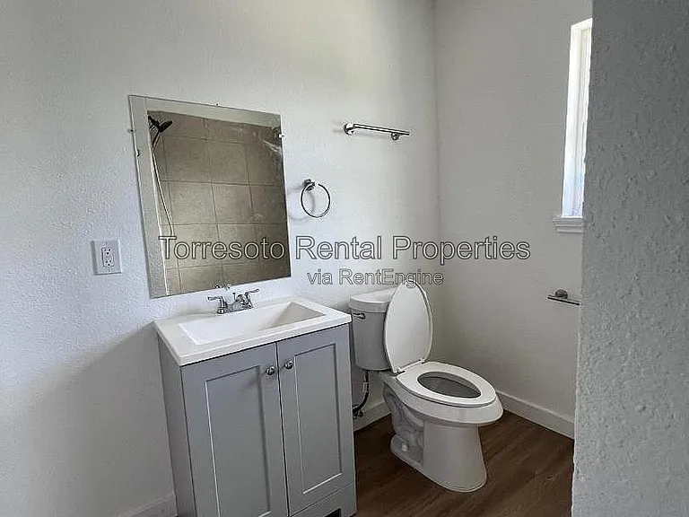 224 W Pyron Ave #C — Photo 7