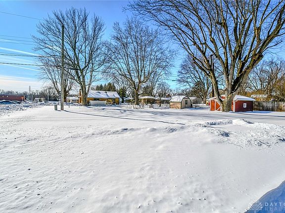 5th image of 4137 White Oak Dr