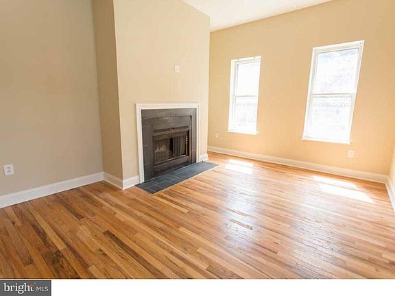 3rd image of 1114 Pine St APT 2R