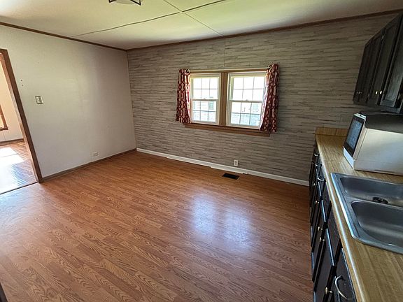 4th image of 1530 Burning Bush Rd