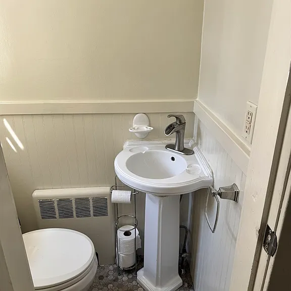 322 Lowell St #0 — Photo 16