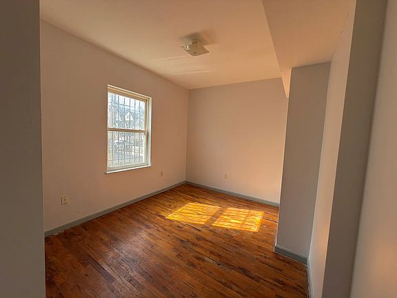 4th image of 834 S 14th St #3