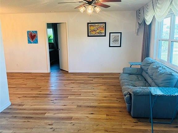 5th image of 18102 Adams CIR