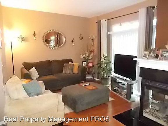 3rd image of 13941 Hollow Wind Way Unit 101