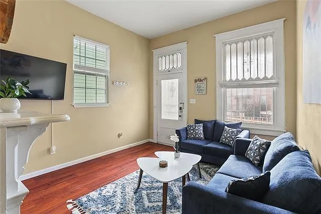705 Felicity St — Photo 2