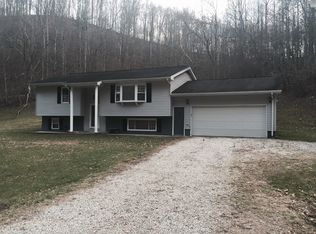 452 Sycamore Rd, Millstone, WV 25261