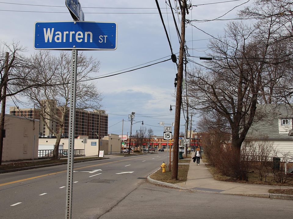 Less than Two minutes walk to vibrant College town and few minutes to Strong hospital. A bus station at the corner is a plus.