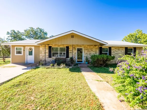 461 Shortys Ln, Fredericksburg, TX 78624