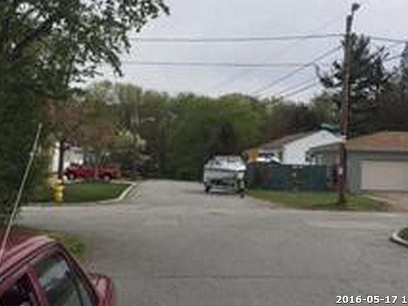 4th image of 25 Lillian Ave