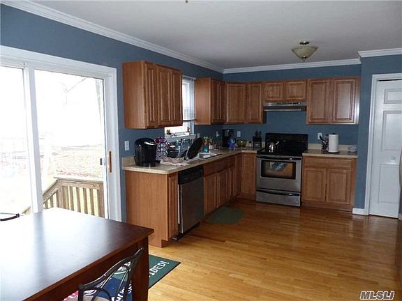 3rd image of 46 Palmetto Dr