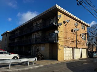 11903 Gregory St APT 3, Blue Island, IL 60406