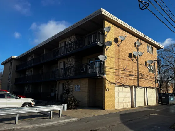 11903 Gregory St APT 3, Blue Island, IL 60406