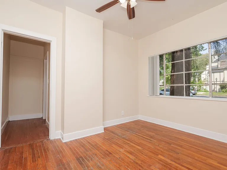 1022 N Euclid Ave — Photo 7