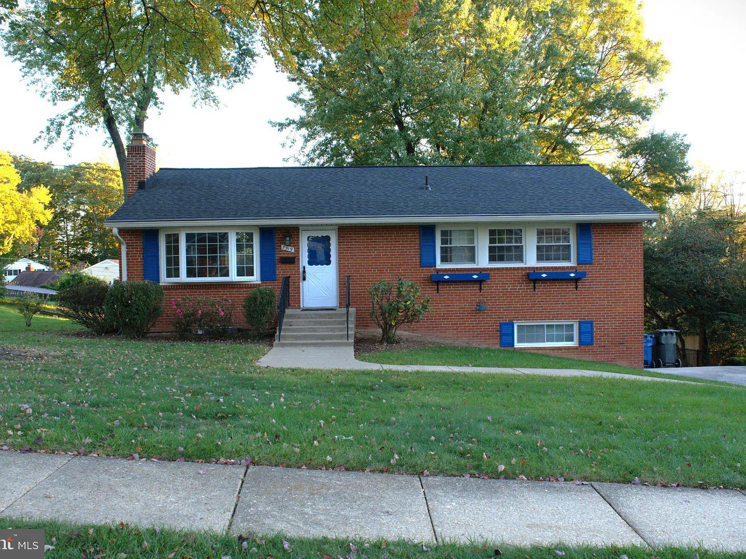 3 bed, 2.0 bath, 2134 sqft, $4,175 — Photo 1