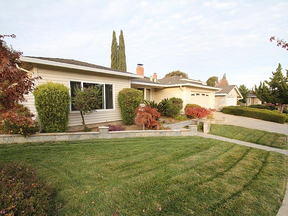 3rd image of 21483 Shannon Ct