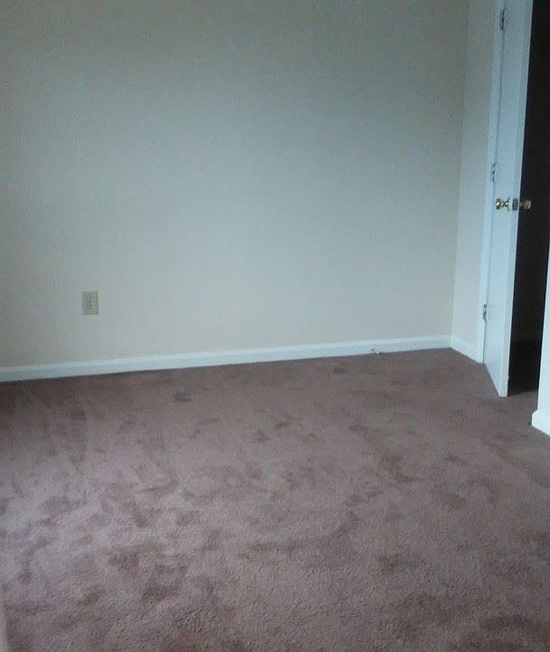 2nd image of 1323 E 10th St APT A