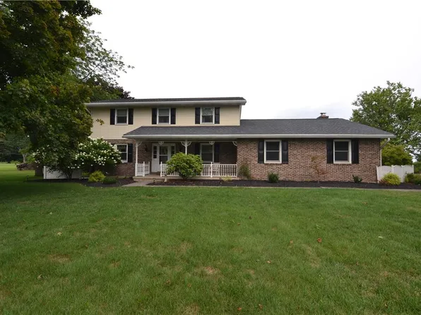 634 Gladys Dr, Nazareth, PA 18064