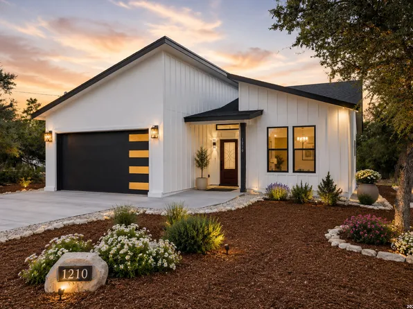1210 Fernwood Rd, Fischer, TX 78623