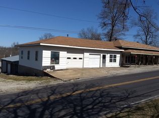 518 E Washington Ave, Ava, MO 65608