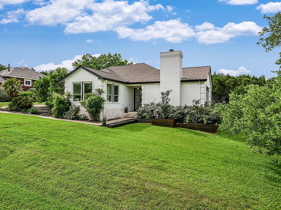 1st image of 621 Peterson Ln