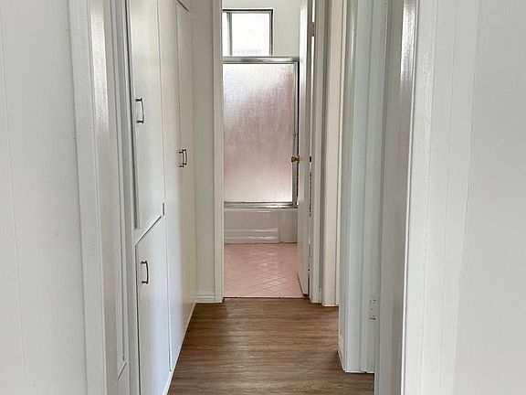 2nd image of 729 Gramercy Dr APT 4