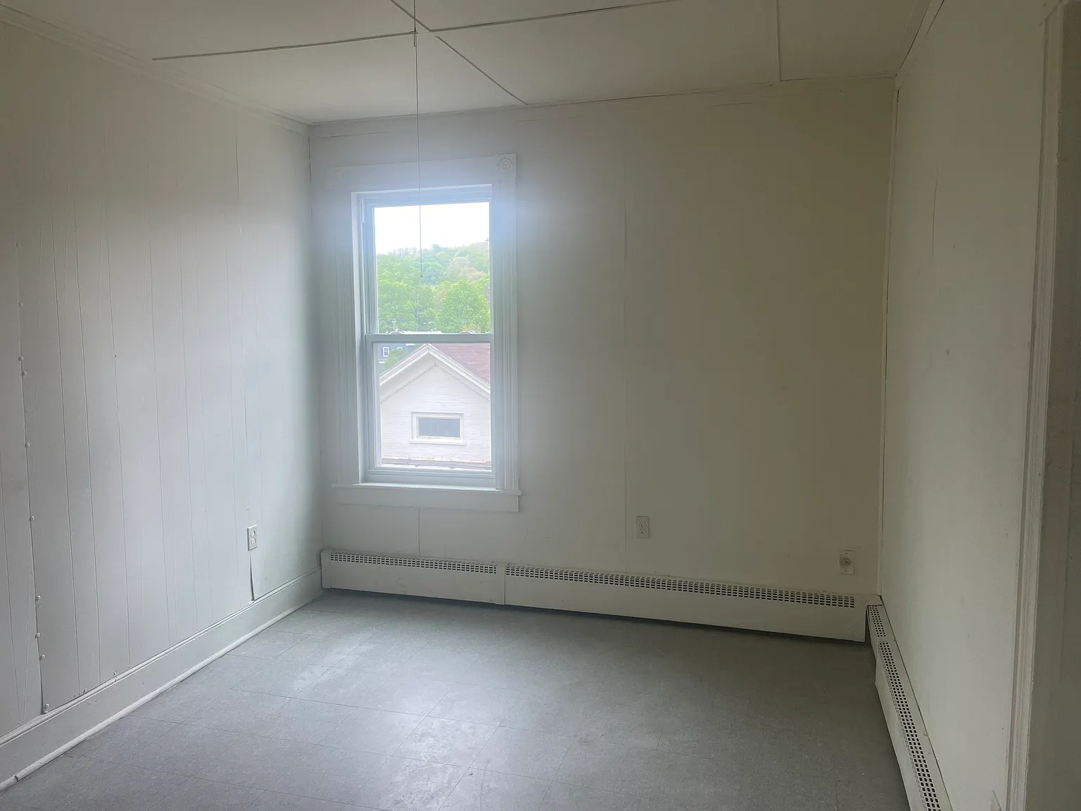3 bed, 1000 sqft, $1,800 — Photo 3