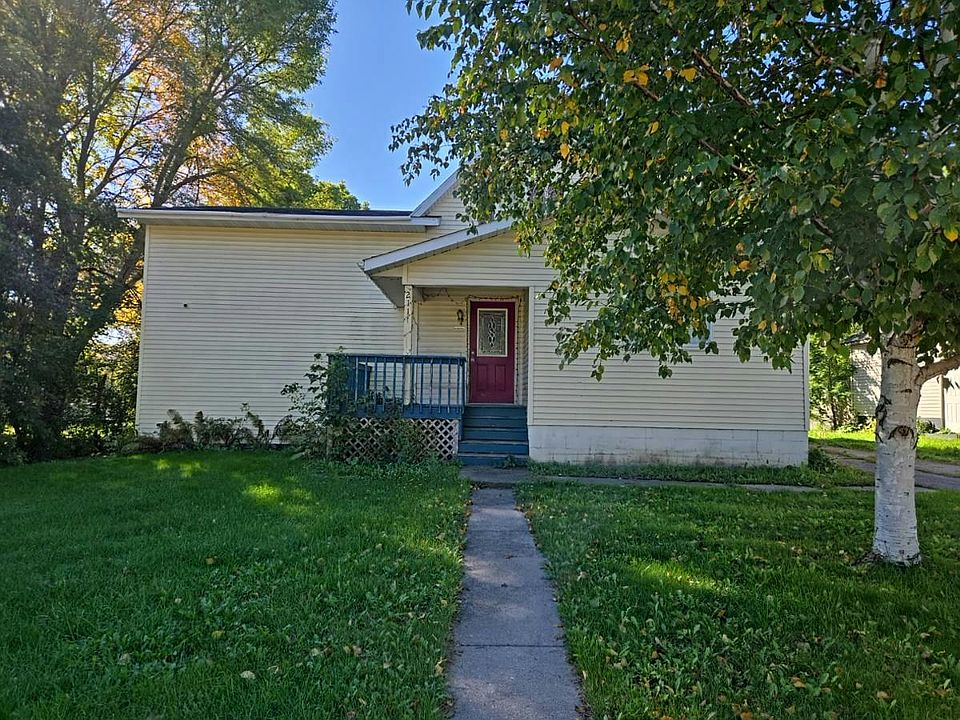 1st image of 211 W Oak St