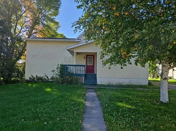 211 W Oak St, Osakis, MN 56360