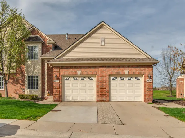 29571 Woodpark Cir, Warren, MI 48092